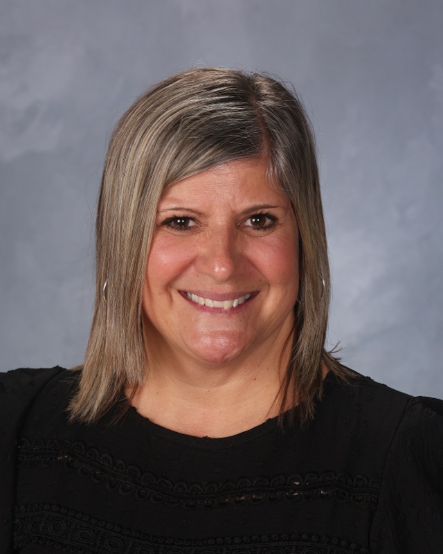 Saunders, Tracey